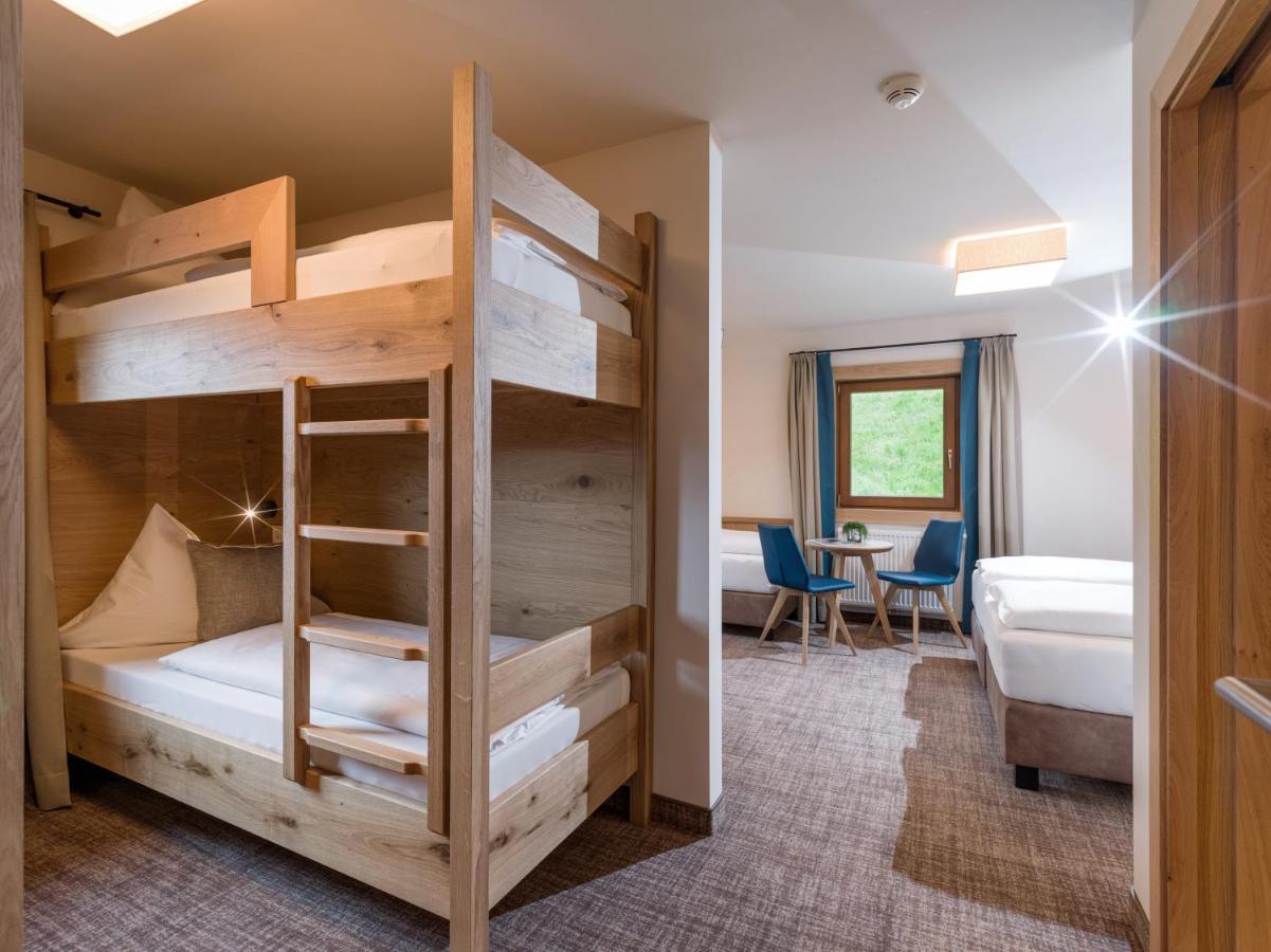 Alpen Glueck Hotel Unterm Rain Garni Кирхберг ин Тирол Екстериор снимка