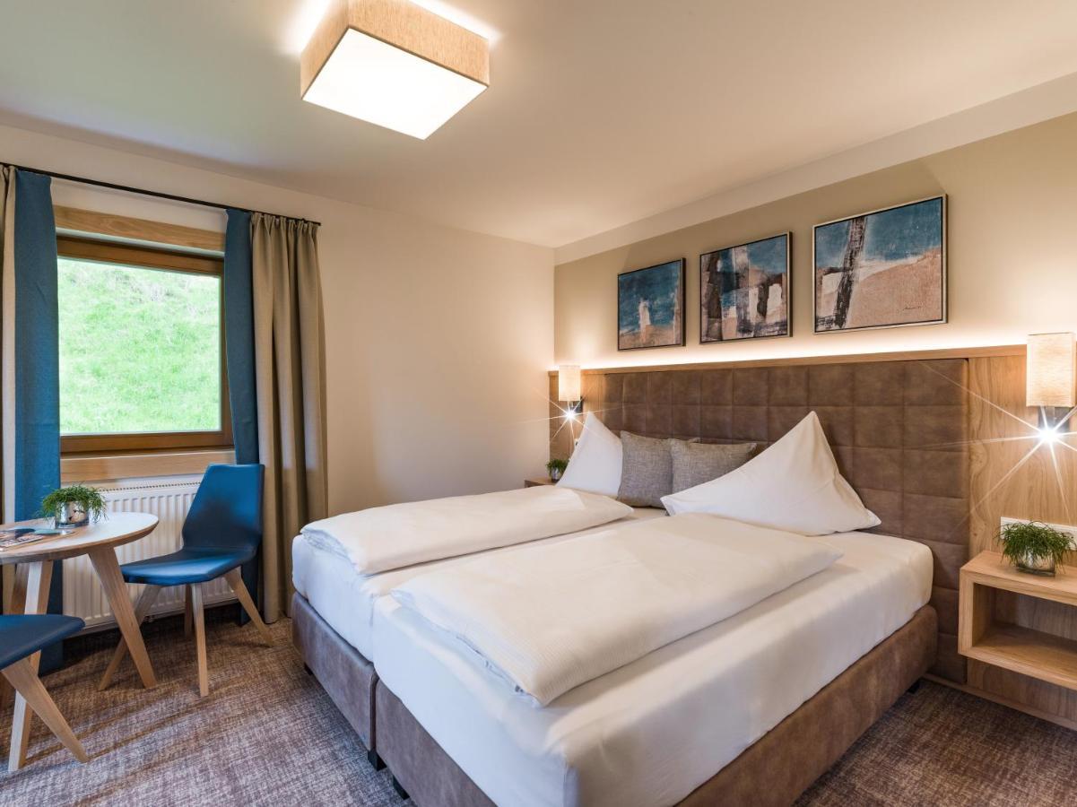 Alpen Glueck Hotel Unterm Rain Garni Кирхберг ин Тирол Екстериор снимка