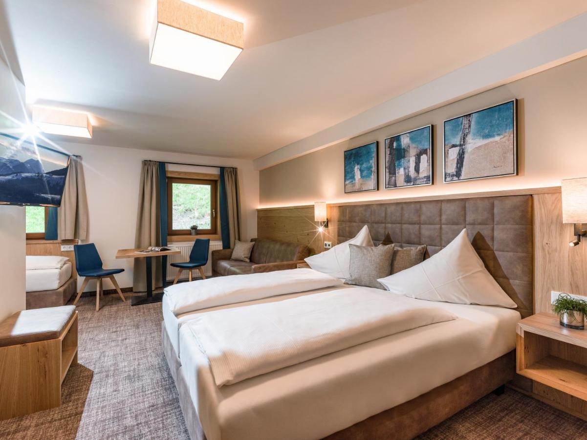 Alpen Glueck Hotel Unterm Rain Garni Кирхберг ин Тирол Екстериор снимка