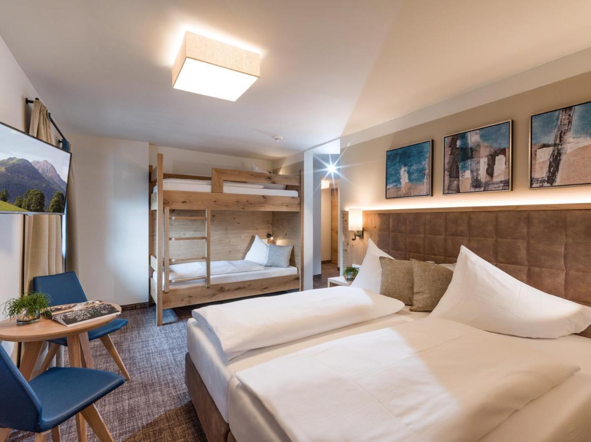 Alpen Glueck Hotel Unterm Rain Garni Кирхберг ин Тирол Екстериор снимка