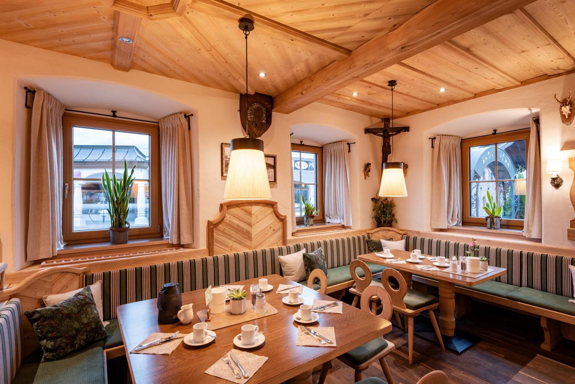 Alpen Glueck Hotel Unterm Rain Garni Кирхберг ин Тирол Екстериор снимка