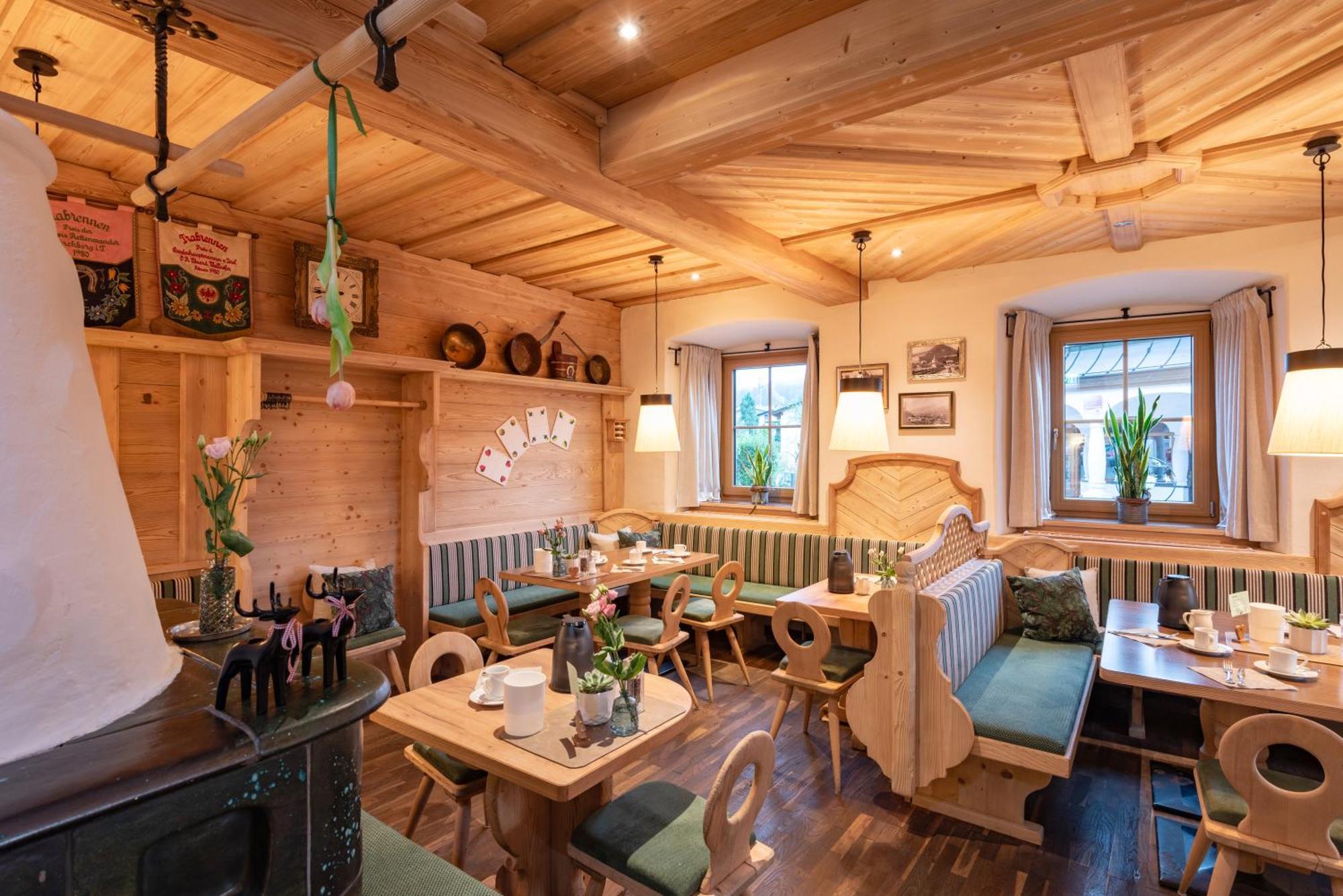 Alpen Glueck Hotel Unterm Rain Garni Кирхберг ин Тирол Екстериор снимка