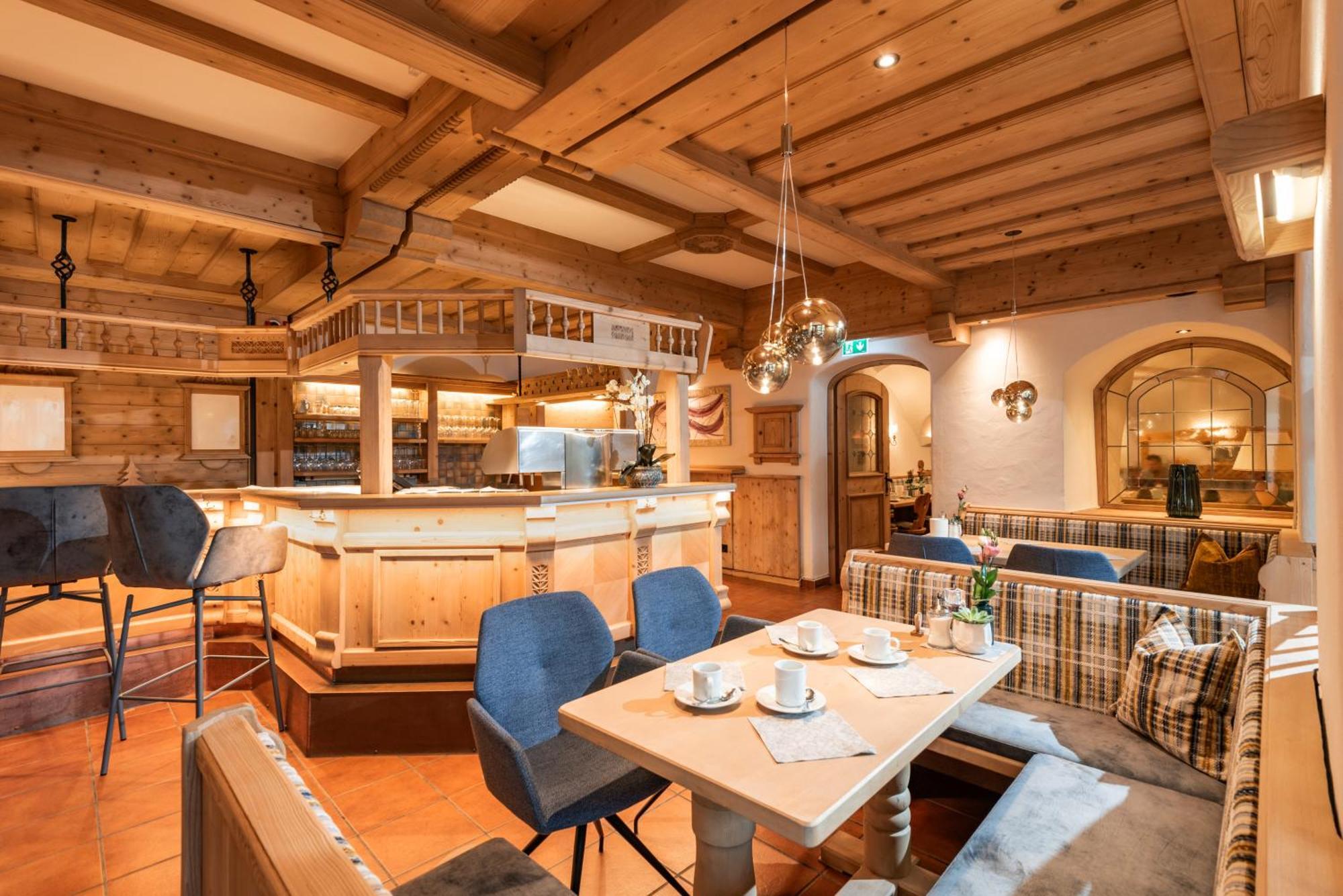 Alpen Glueck Hotel Unterm Rain Garni Кирхберг ин Тирол Екстериор снимка
